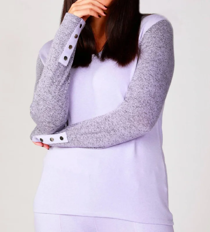 Weekend Discounts to Grab Snap Sleeve V-Neck Pullover In Black/lilac