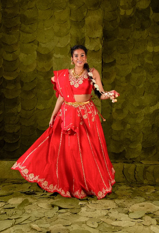 Gēlaṭhi (ಗೆಳತಿ) Lehenga in Crimson Red